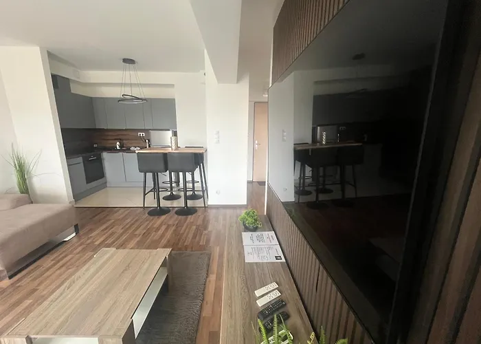 Moonlight Suites I - Breakfast Available
